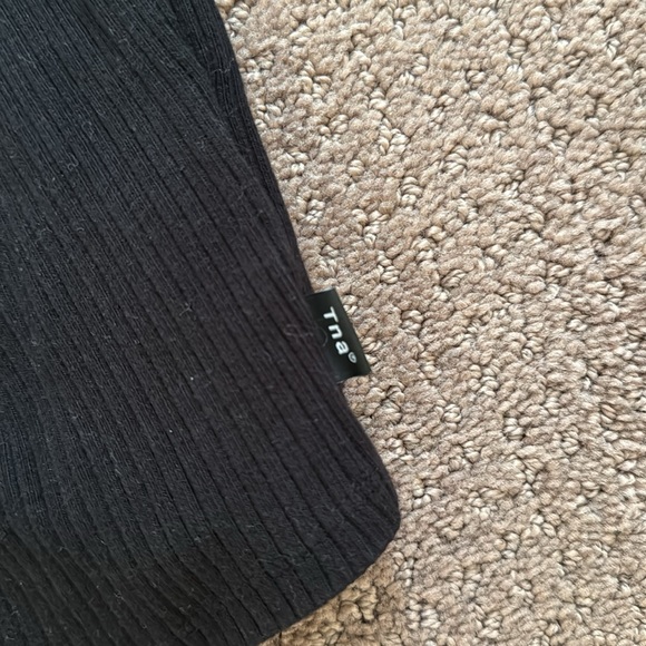 Aritzia cropped zipper shirt size large - Picture 3 of 3